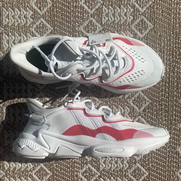 NWT Adidas Ozweego Crystal White - Picture 3 of 16